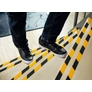 Kép 2/2 - Csúszásgátló szalag DURABLE Duraline 25mmx15m sárga-fekete